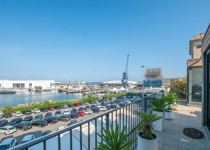 Attico Terrazza Reef Apartment *