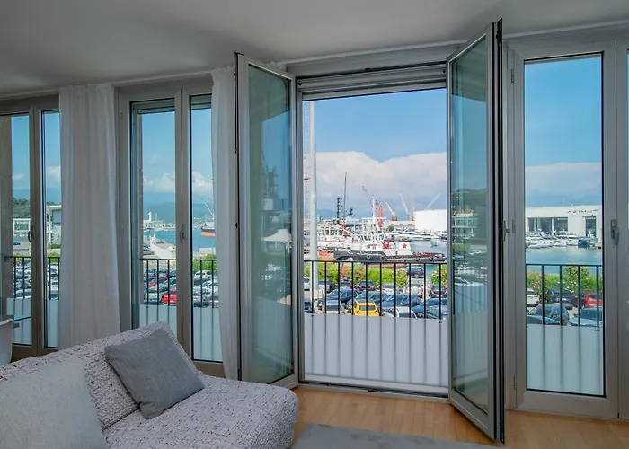 Apartment Attico Terrazza Reef